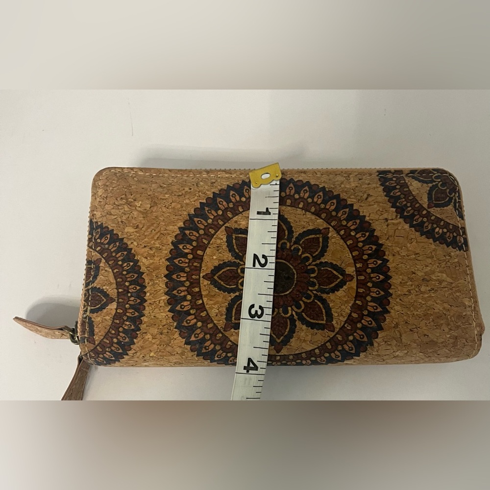 Natural cork crossbody bag and Cork zip around Wallet - Picture 9 of 16
